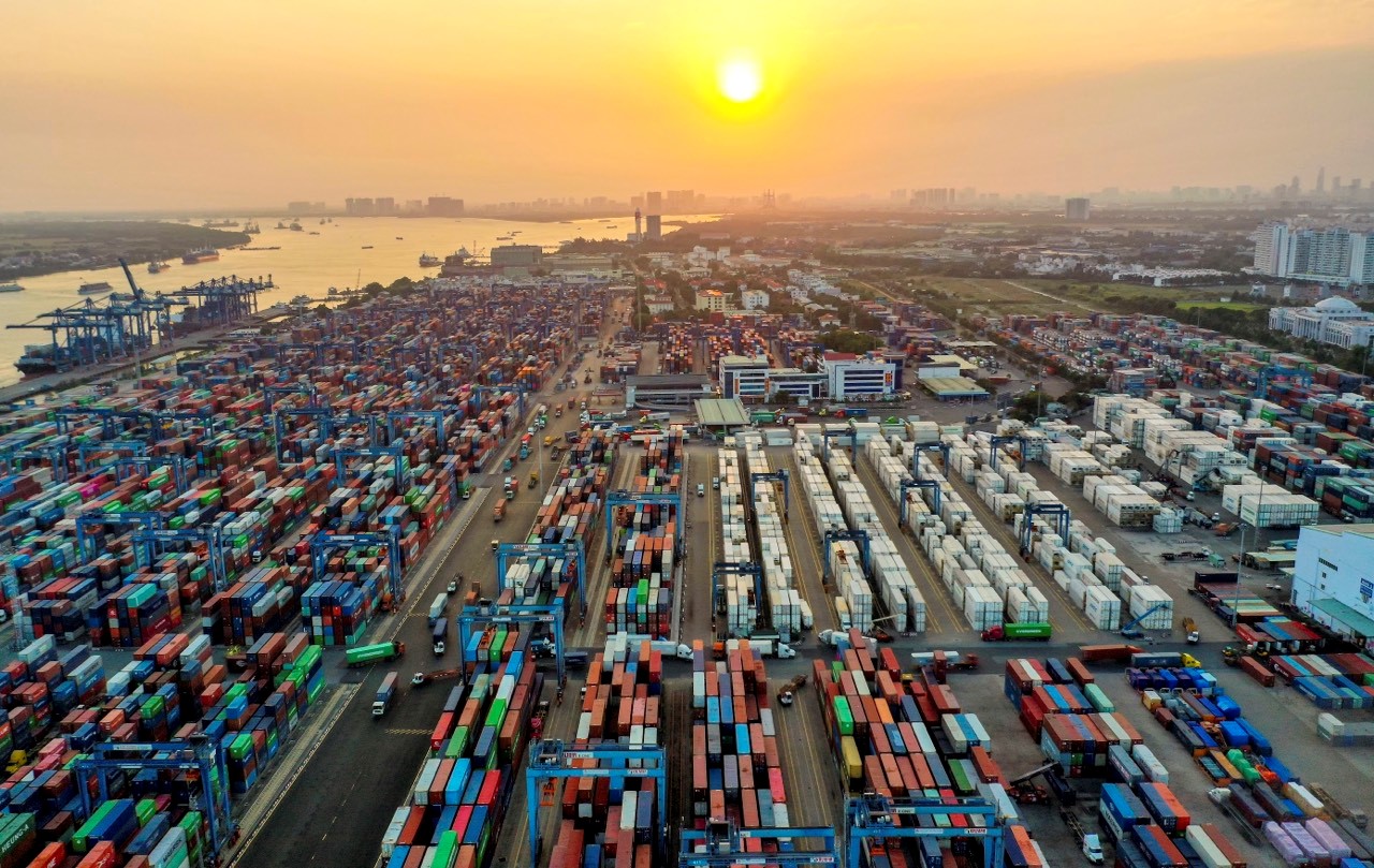 Công ty Vũ Thảo luôn tin tưởng với năng lực và kinh nghiệm đạt được trong suốt 16 năm qua, với thái độ phục vụ khách hàng hết mình, chúng tôi sẽ tiếp tục nhận được sự tin tưởng và hỗ trợ của các khách hàng để cùng nhanh chóng hoàn thành và đưa dự án vào vận hành thật hiệu quả và mang đến kết quả tăng năng suất, quản lý tốt hơn, giảm chi phí, tăng lợi nhuận. TCT Tân cảng Sài Gòn cùng Vũ Thảo Technology kickoff dự án eOffice giai đoạn 2