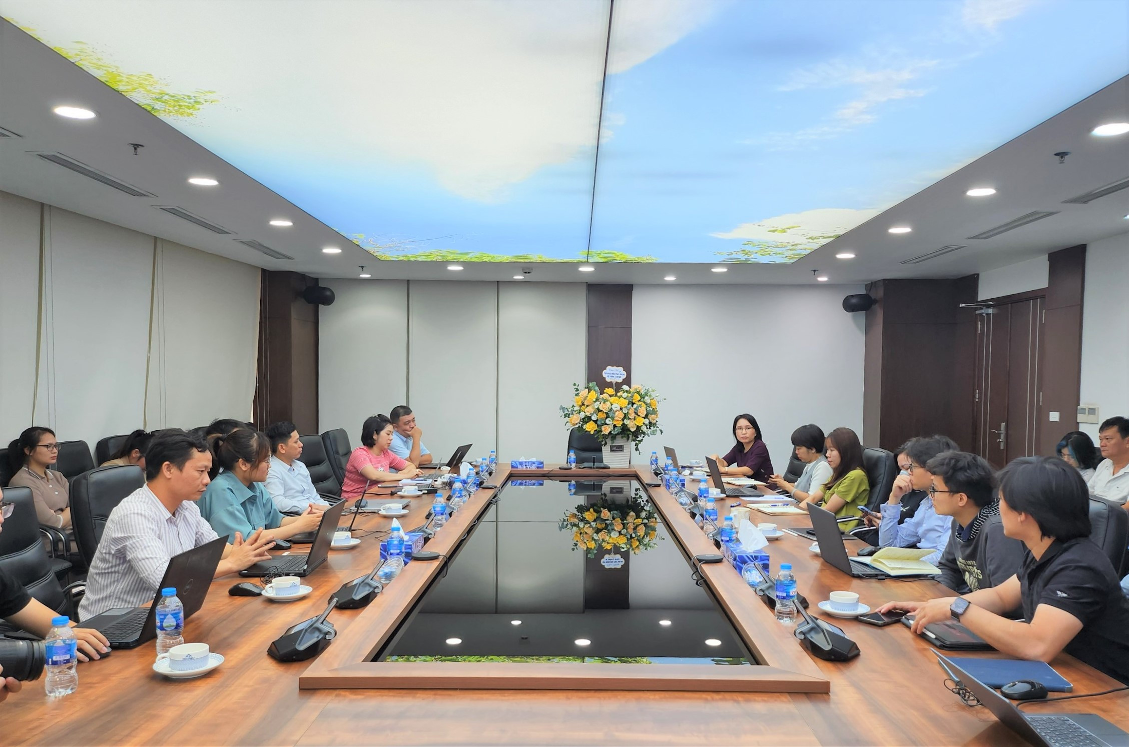 Công ty Cổ phần Thép Hòa Phát Dung Quất chính thức đưa hệ thống eOffice vào vận hành Công ty Cổ phần Thép Hòa Phát Dung Quất chính thức đưa hệ thống eOffice vào vận hành